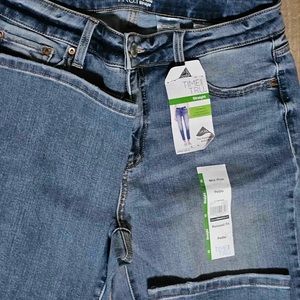 Women’s denim capris